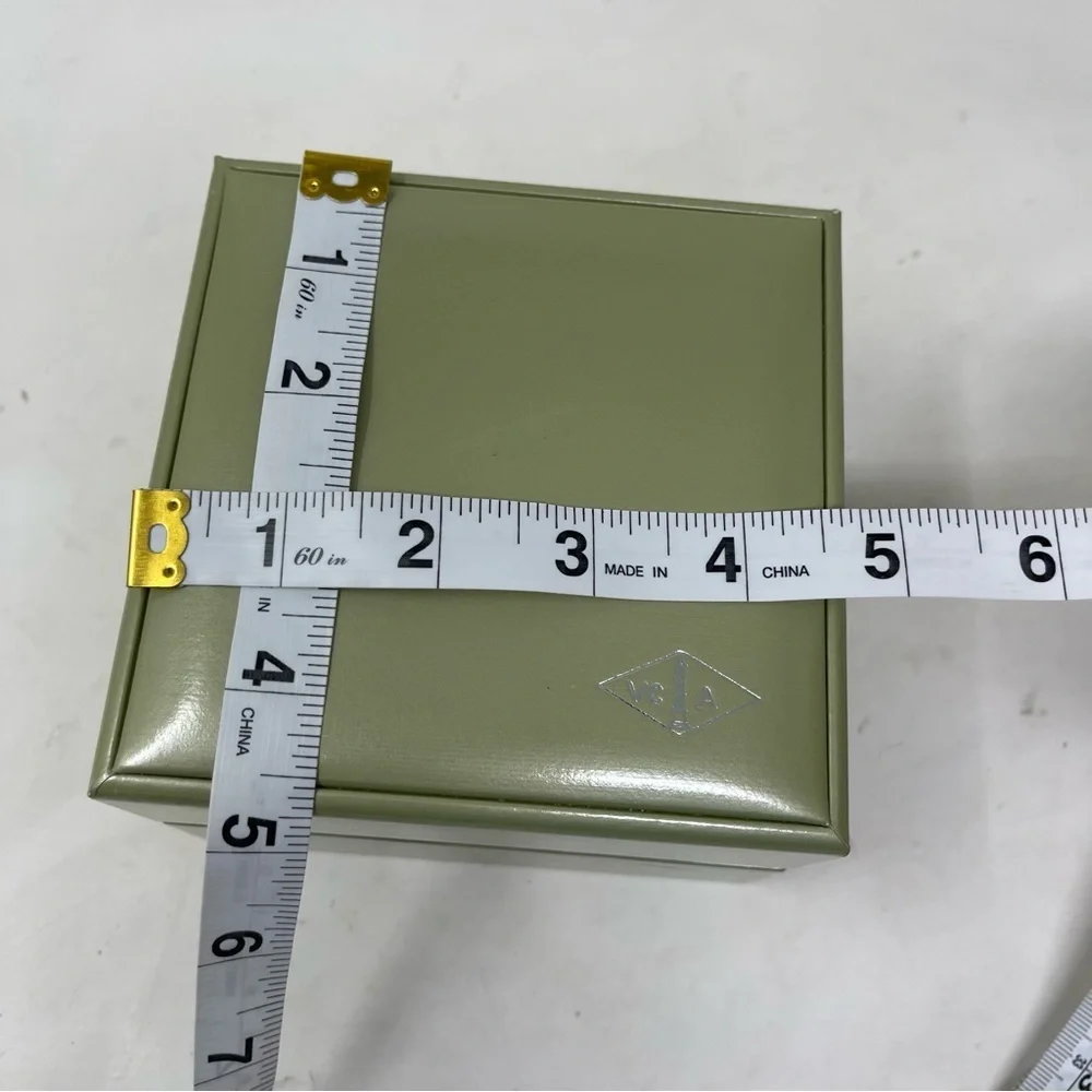 Van Cleef & Arpels Large Bracelet Jewelry case green Empty Box authentic 4.5x4.5